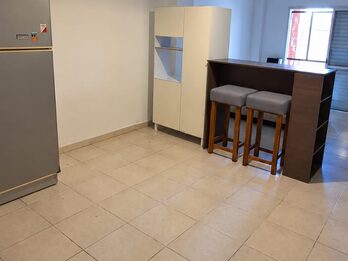 MONOAMBIENTE AMOBLADO EN VENTA CALLE MEXICO AL 500