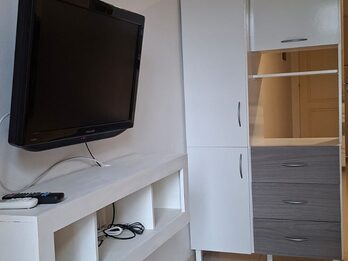 MONOAMBIENTE AMOBLADO EN VENTA CALLE MEXICO AL 500