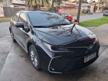 Corolla Xei Heb Ecvt 1.8 2023 64.000km. Vendo o permuto mayor-menor