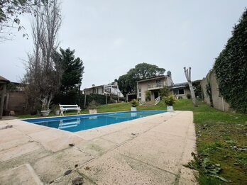Darwin casi Blas Parera, amplio verde, pileta