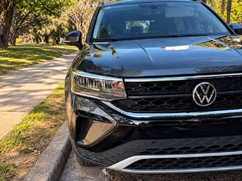 VOLKSWAGEN TAOS 250 TSI COMFORTLINE AT L/24 - AÑO 2.025