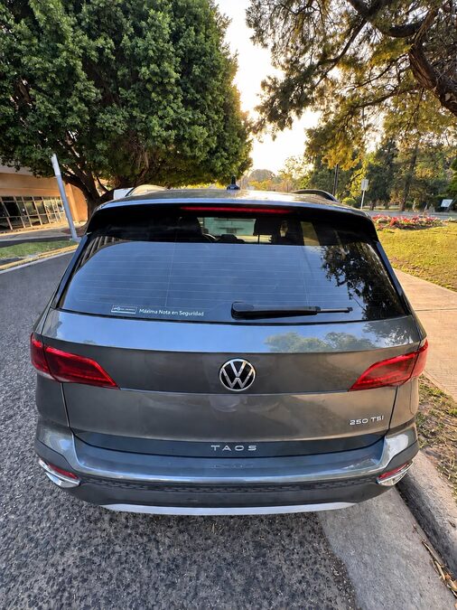 VOLKSWAGEN TAOS 250 TSI COMFORTLINE AT L/24 - AÑO 2.025