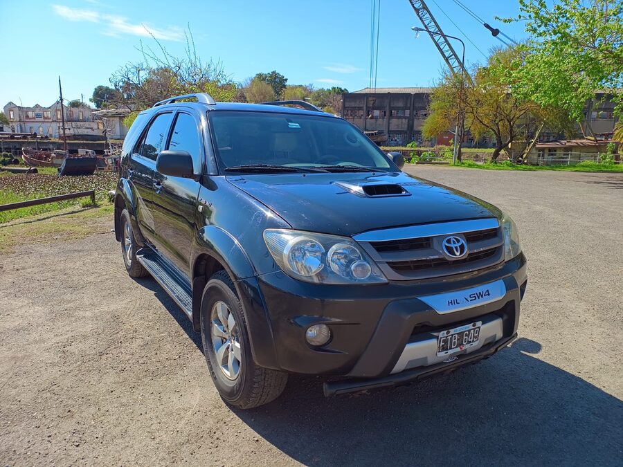 Toyota SW4 2006
