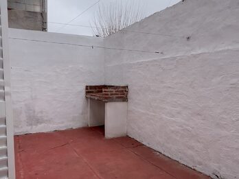 Dpto en PB con cochera en alquiler en Parana - Laprida al 700