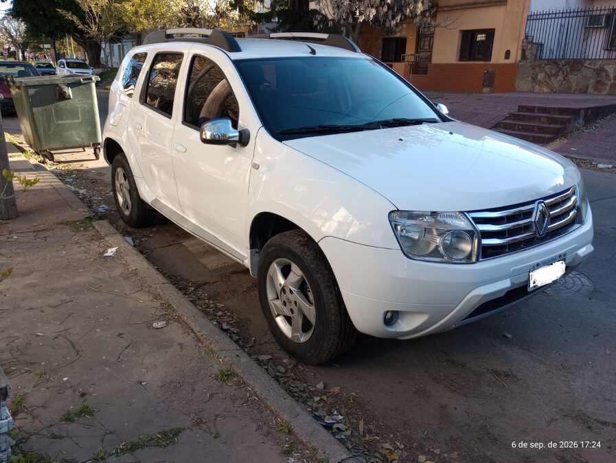 Duster Luxe 4X2  2.0 mod 2013