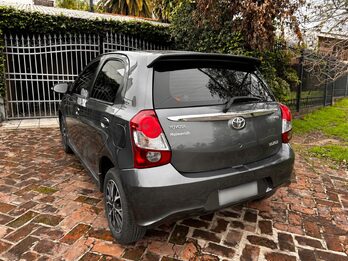Toyota Etios XLS 1.5 2021 – 23.800 km – Excelente estado