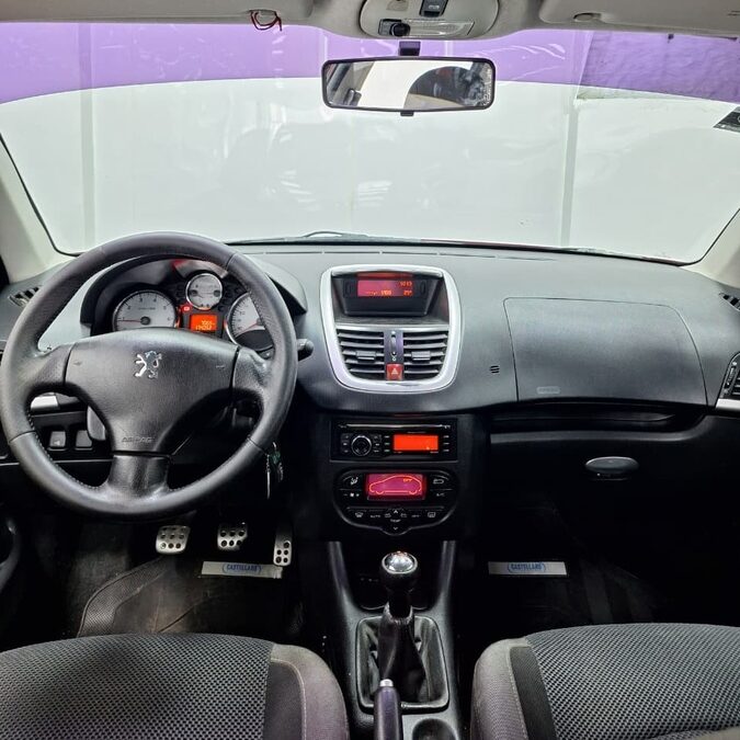PEUGEOT 207 FELINE – 2012 – 174000 KM