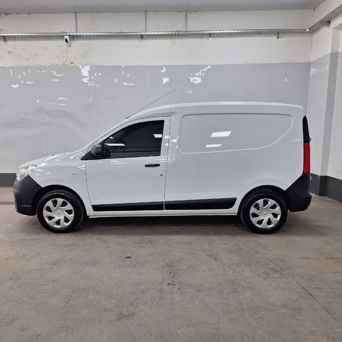 RENAULT KANGOO FURGÓN – 2023 – 26.000 KMS