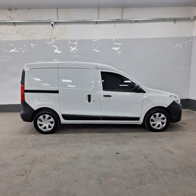 RENAULT KANGOO FURGÓN – 2023 – 26.000 KMS