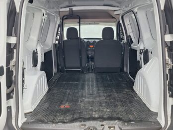 RENAULT KANGOO FURGÓN – 2023 – 26.000 KMS
