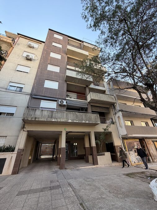 DEPARTAMENTO VENTA LA RIOJA AL 300