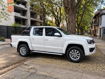 VOLKSWAGEN AMAROK 2.0TD CONFORT 4X2 AT 180HP - AÑO 2.021