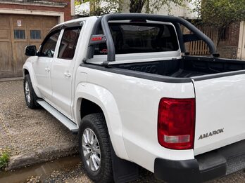 VOLKSWAGEN AMAROK 2.0TD CONFORT 4X2 AT 180HP - AÑO 2.021
