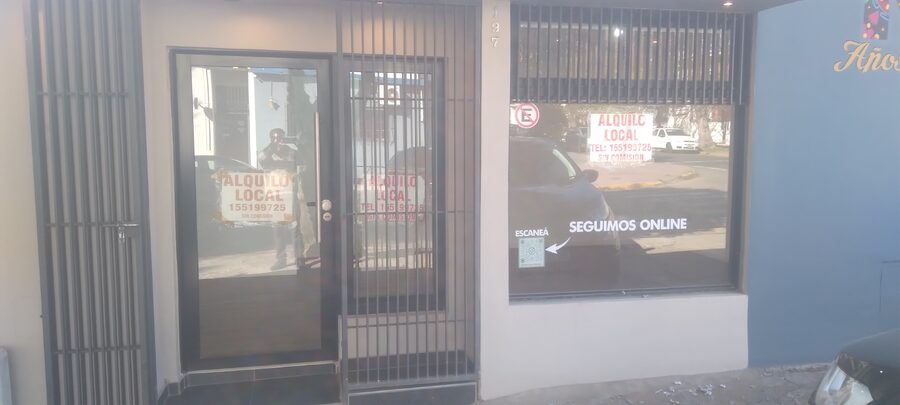 DUEÑO ALQUILA LOCAL CALLE SAN MARTIN 197 "IMPECABLE" ZONA PARQUE URQUIZA