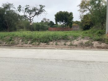 VENDO TERRENO ZONA GOLF