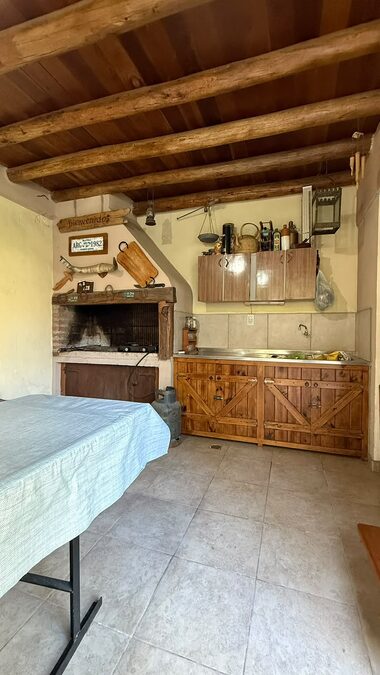 Zona Brown y Crespo – Casa en Venta