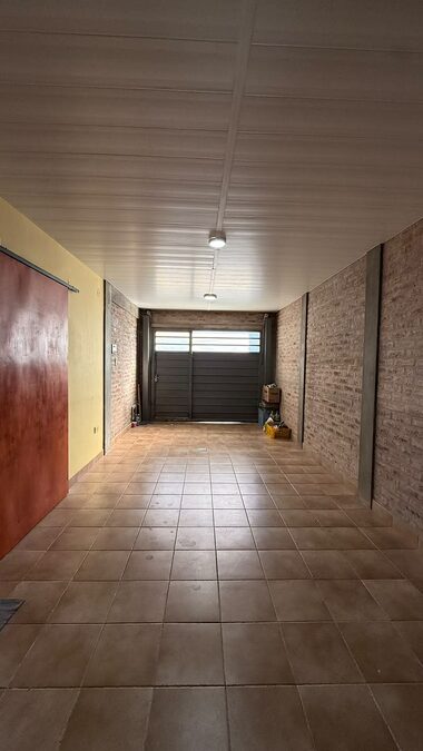 Zona Brown y Crespo – Casa en Venta