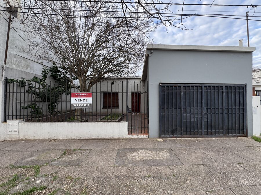 Casa 3 dormitorios con patio y cochera APTA CRÉDITO HIPOTCARIO