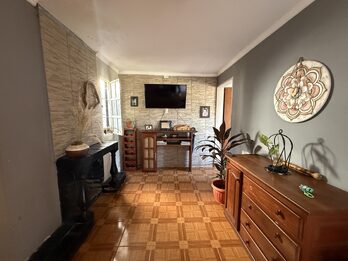 CASA 3 DORMITORIOS ZONA AV. RAMIREZ Y LAURENCENA