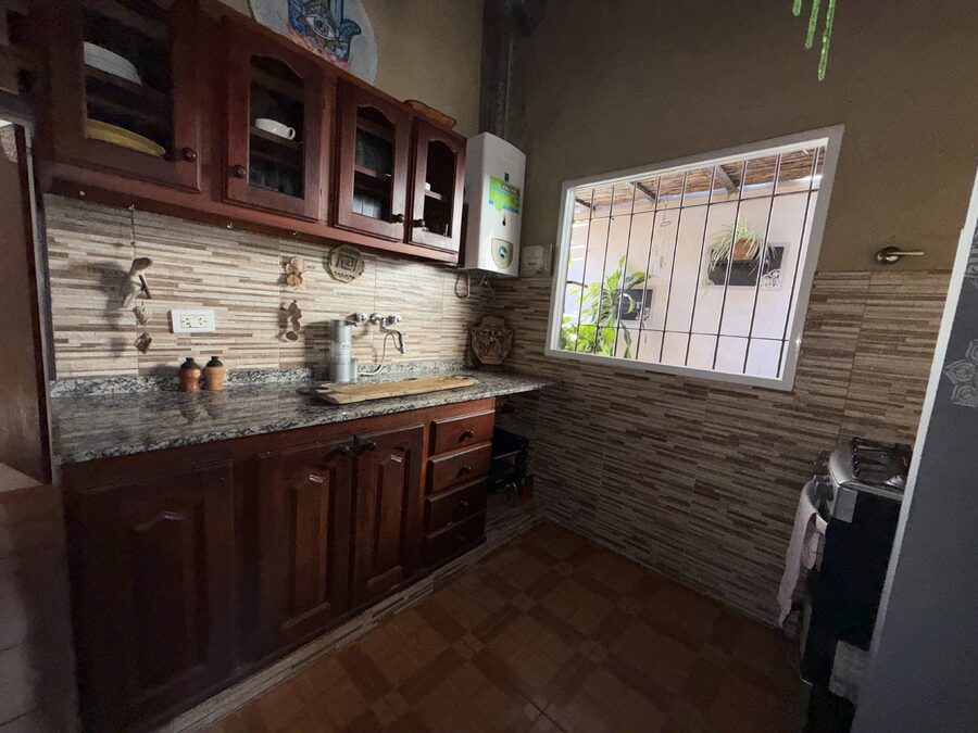 CASA 3 DORMITORIOS ZONA AV. RAMIREZ Y LAURENCENA