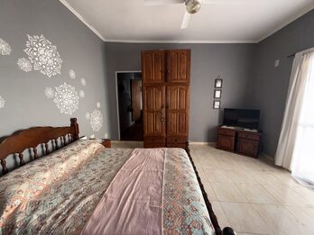 CASA 3 DORMITORIOS ZONA AV. RAMIREZ Y LAURENCENA