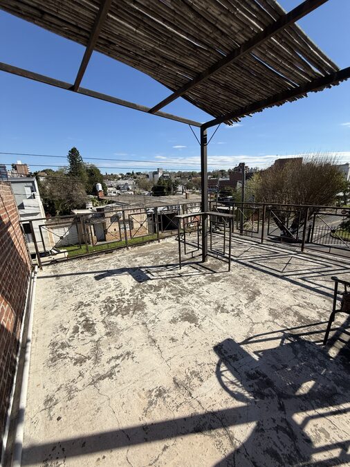 CASA 3 DORMITORIOS ZONA AV. RAMIREZ Y LAURENCENA