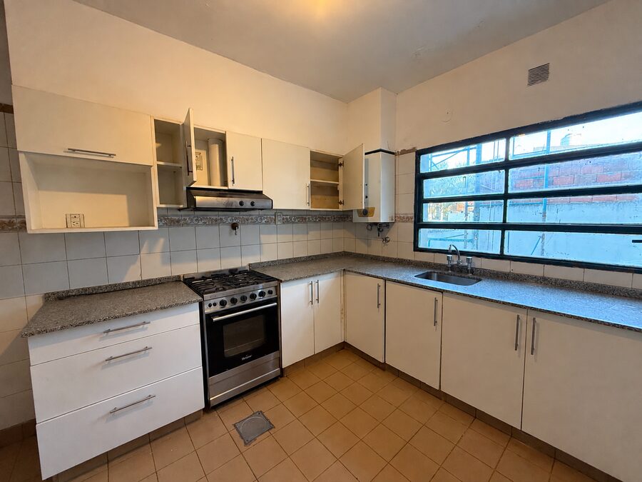 ALQUILER CASA 3 DORMITORIOS - GARAGE DOBLE | ZONA THOMPSON