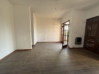 ALQUILER CASA 3 DORMITORIOS - GARAGE DOBLE | ZONA THOMPSON