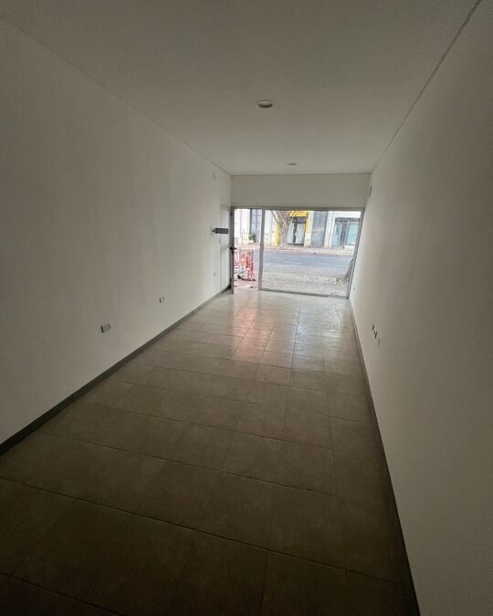 ALQUILER LOCAL COMERCIAL - ECHAGÜE E YRIGOYEN