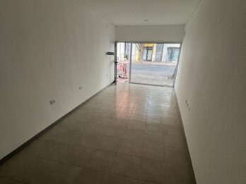 ALQUILER LOCAL COMERCIAL - ECHAGÜE E YRIGOYEN