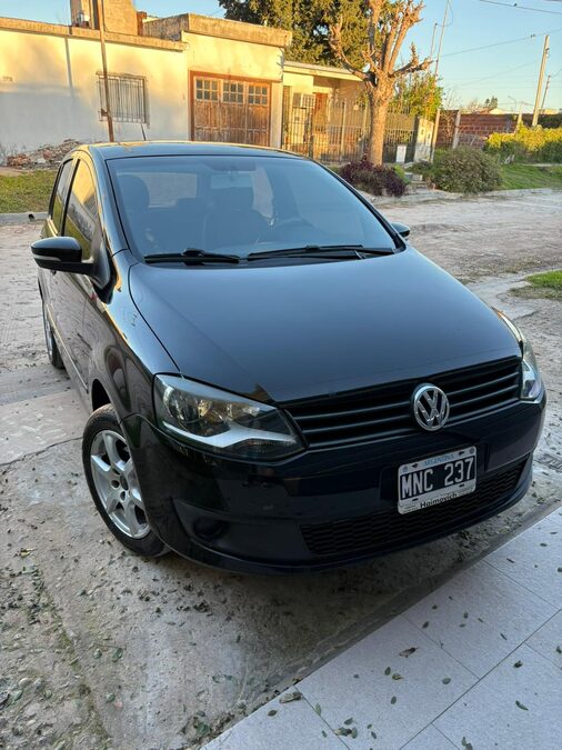 VENDO FOX 5 puertas año 2013