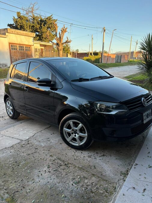 VENDO FOX 5 puertas año 2013