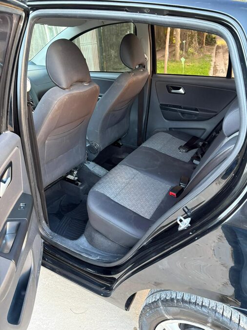 VENDO FOX 5 puertas año 2013