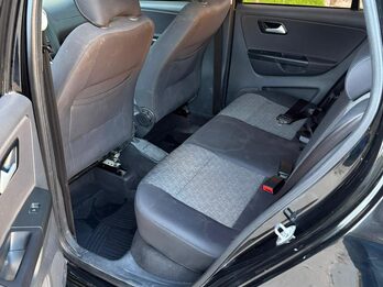 VENDO FOX 5 puertas año 2013