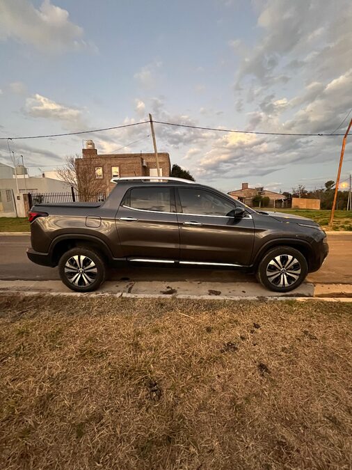 FIAT TORO VOLCANO 2.0 2022 4x4 DIESEL AT9