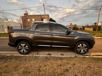FIAT TORO VOLCANO 2.0 2022 4x4 DIESEL AT9