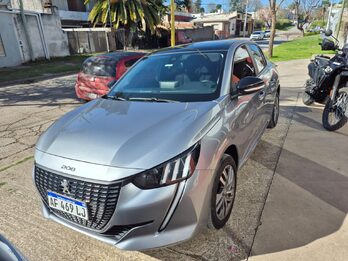 208 Feline automatico  1.6 2022 56.000km. Vendo o permuto mayor-menor