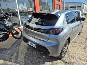 208 Feline automatico  1.6 2022 56.000km. Vendo o permuto mayor-menor