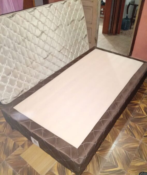 Vendo Sommier Plaza y media (prácticamente nuevo)