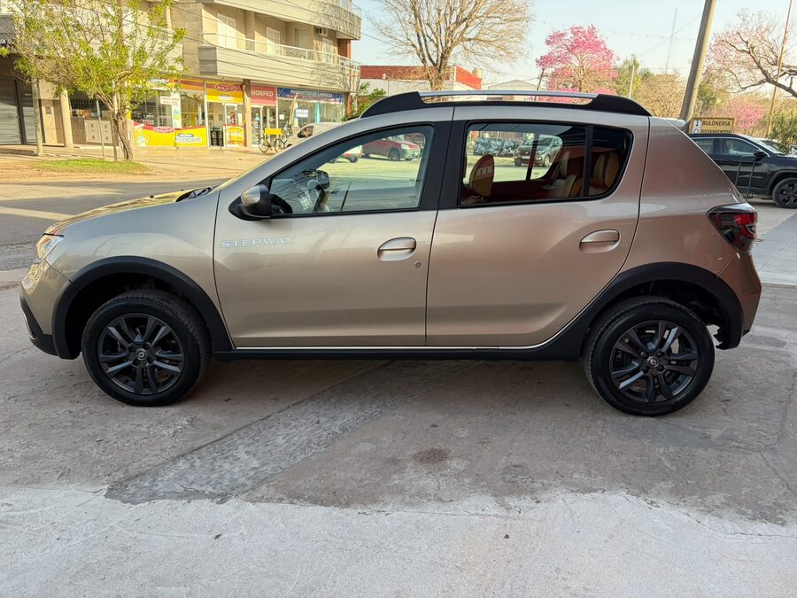 SANDERO STEPWAY INTENS-2022
