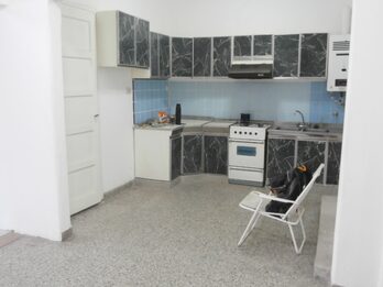 ALQUILO CASA 11 HABITACIONES - ZONA CASA GOBIERNO