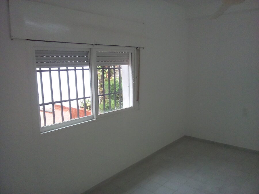 ALQUILO CASA 11 HABITACIONES - ZONA CASA GOBIERNO