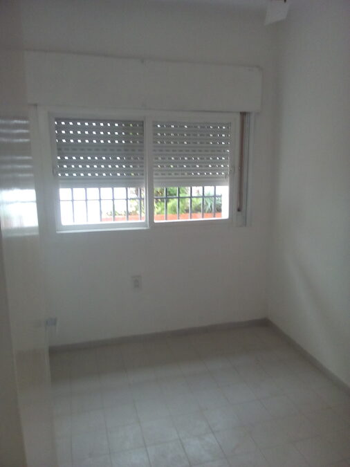 ALQUILO CASA 11 HABITACIONES - ZONA CASA GOBIERNO