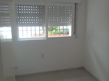 ALQUILO CASA 11 HABITACIONES - ZONA CASA GOBIERNO