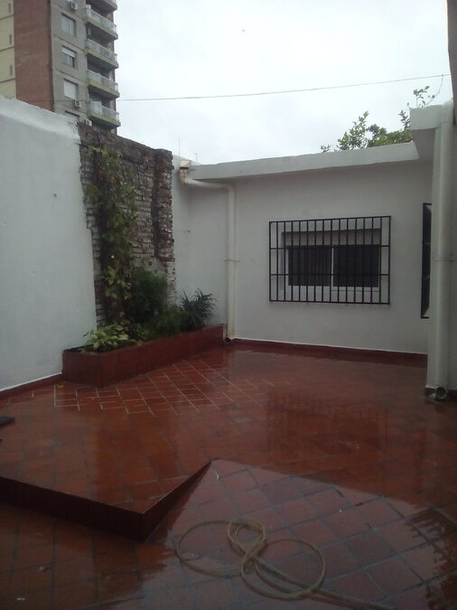 ALQUILO CASA 11 HABITACIONES - ZONA CASA GOBIERNO