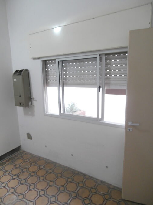 ALQUILO CASA 11 HABITACIONES - ZONA CASA GOBIERNO
