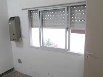 ALQUILO CASA 11 HABITACIONES - ZONA CASA GOBIERNO