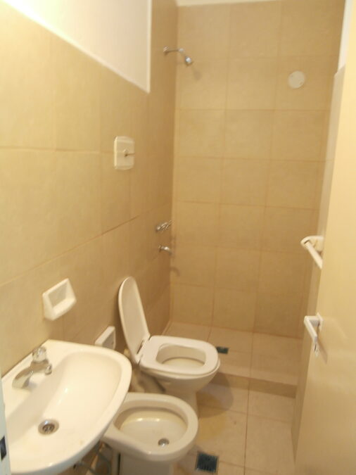 ALQUILO CASA 11 HABITACIONES - ZONA CASA GOBIERNO