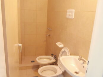 ALQUILO CASA 11 HABITACIONES - ZONA CASA GOBIERNO
