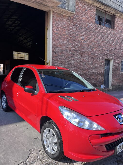 Peugeot 207 2015
